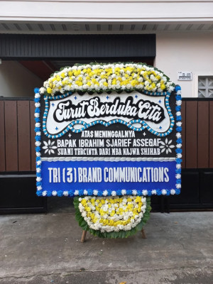 Papan Bunga Duka di Tutuk Tolu